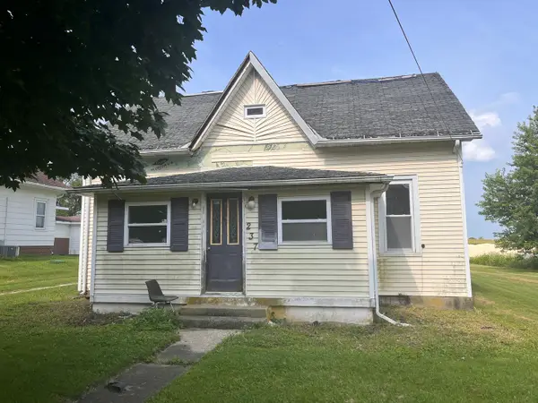 237 N Main Street, Roberts, IL 60962