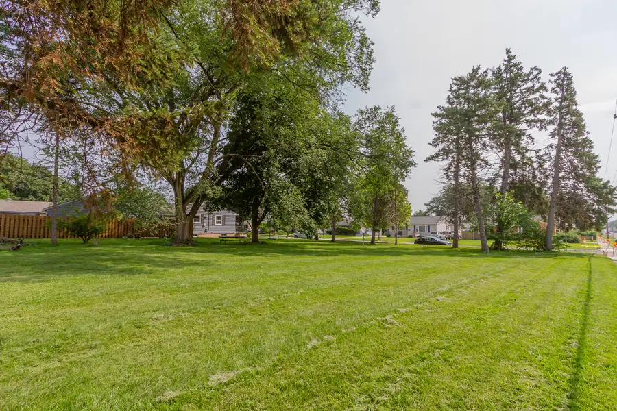 110 N Chase Avenue, Bartlett, IL 60103 - Image #3