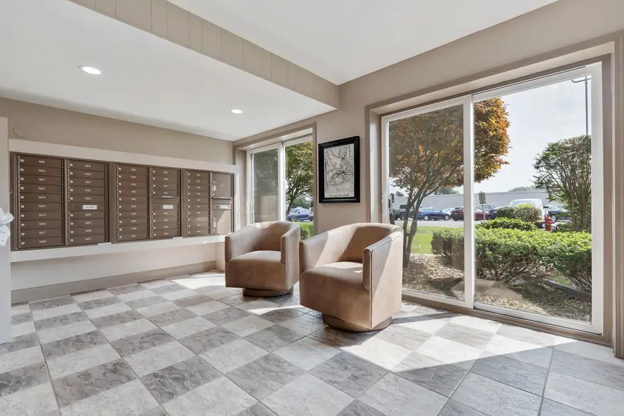 2900 Maple Avenue #17E, Downers Grove, IL 60515 - Image #2