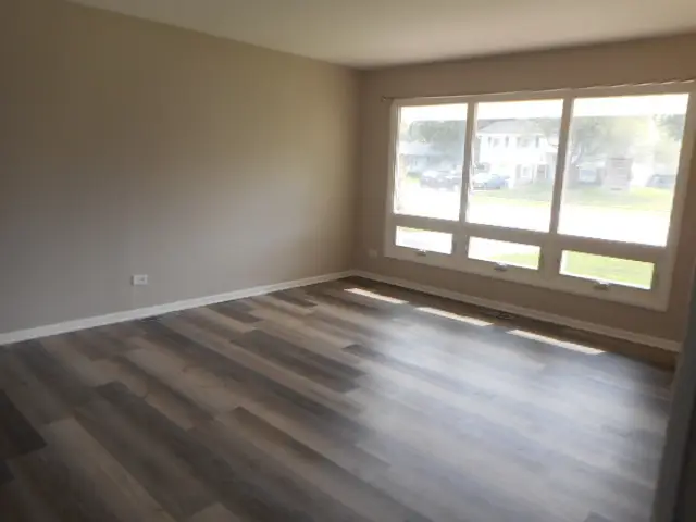 1860 Ashley Road, Hoffman Estates, IL 60169 - Image #3