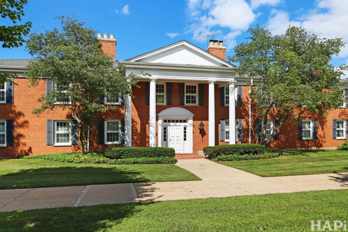 501 Coventry Lane #18, Crystal Lake, IL 60014 - Image #1