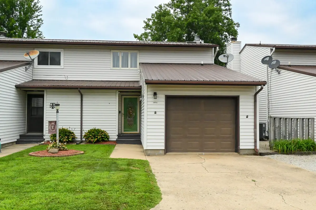 1414 S Shores #1414, Sullivan, IL 61951 - Image #1
