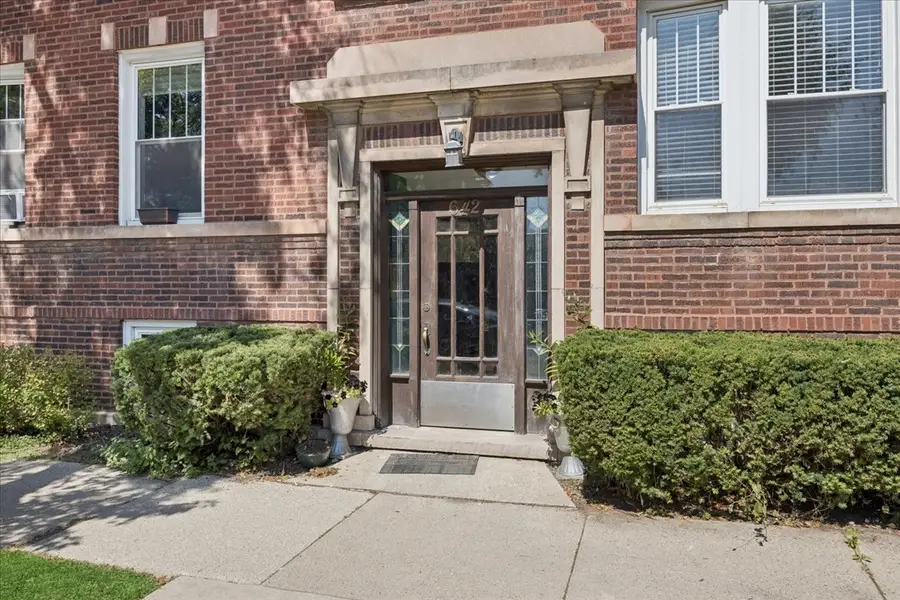 642 Van Buren Street #2, Oak Park, IL 60304 - Image #2