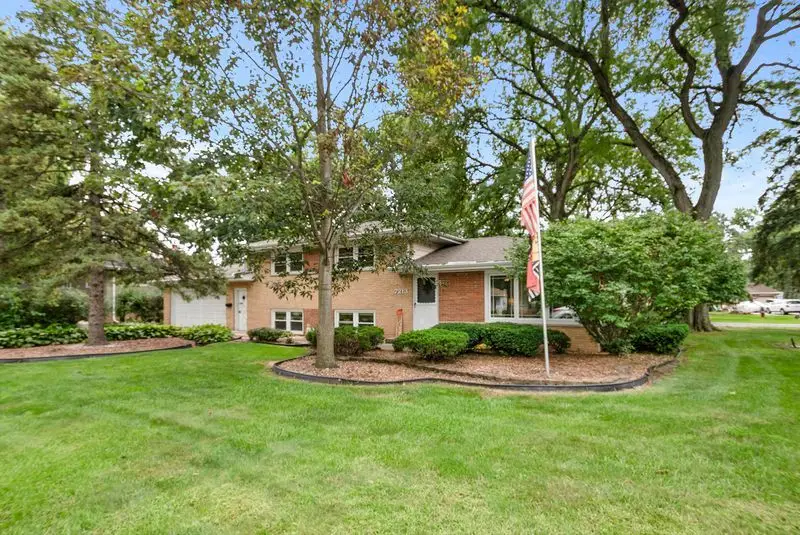 7213 W 109th Street, Worth, IL 60482 - Image #1