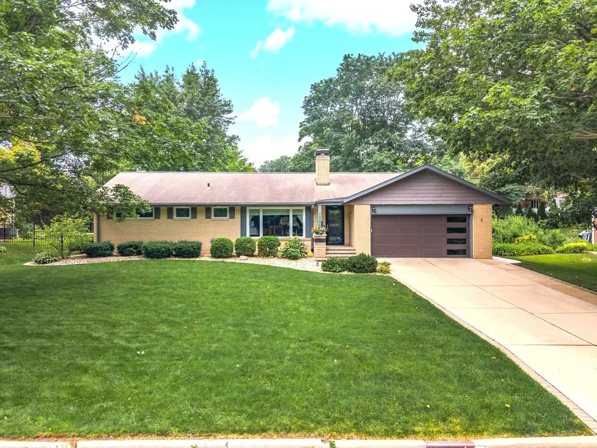 209 Orleans Drive, Bloomington, IL 61701 - #1