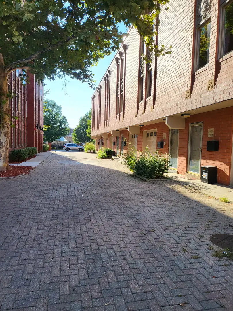 1041 Susan Collins Lane #203, Oak Park, IL 60302 - Image #2