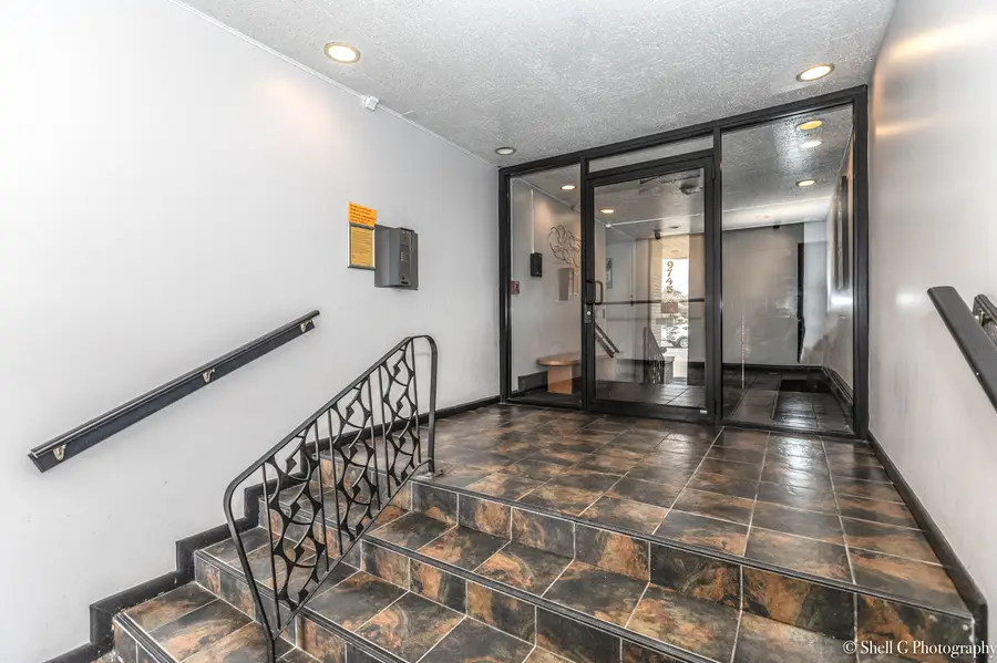 9745 S Karlov Avenue #607, Oak Lawn, IL 60453 - Image #2