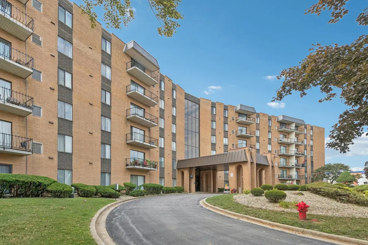 900 W Sunset Drive #410, Glenwood, IL 60425 - Image #1