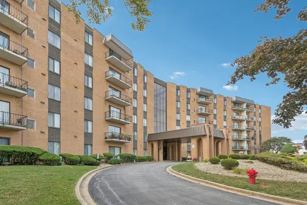 900 W Sunset Drive #410, Glenwood, IL 60425