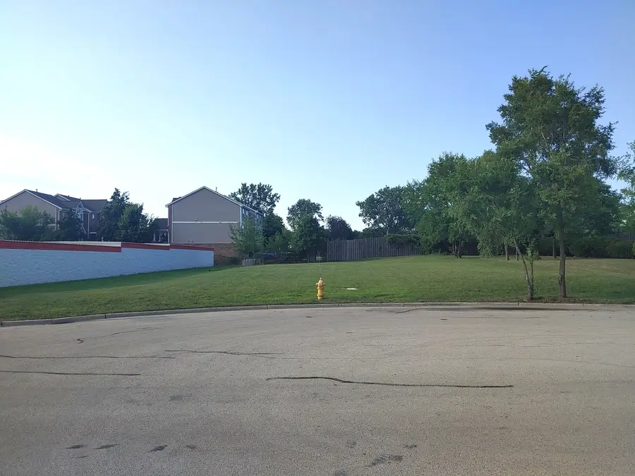 112 Brook Court, Bolingbrook, IL 60440 - Image #2