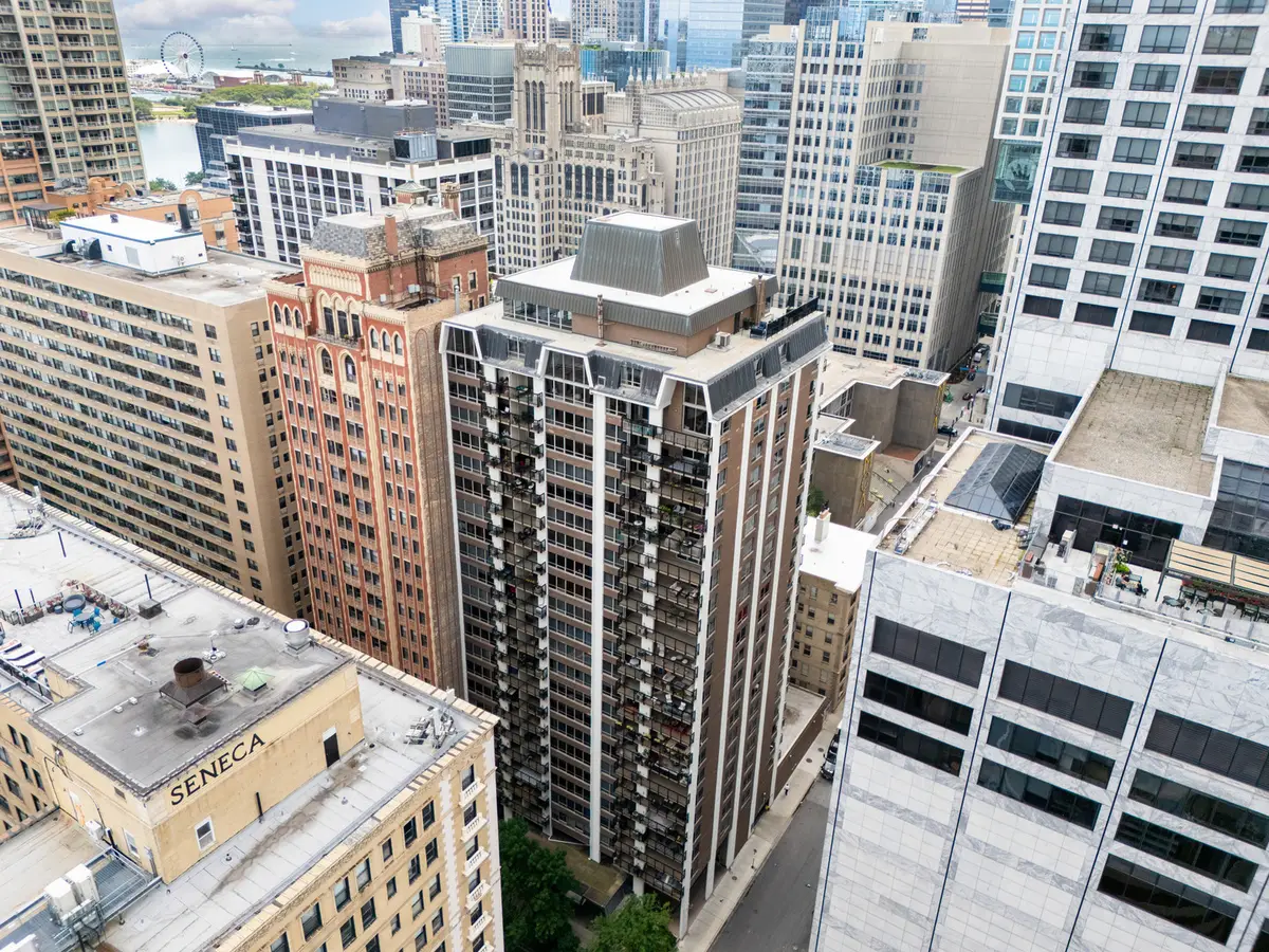 201 E Chestnut Street #11E, Chicago, IL 60611 - Image #1