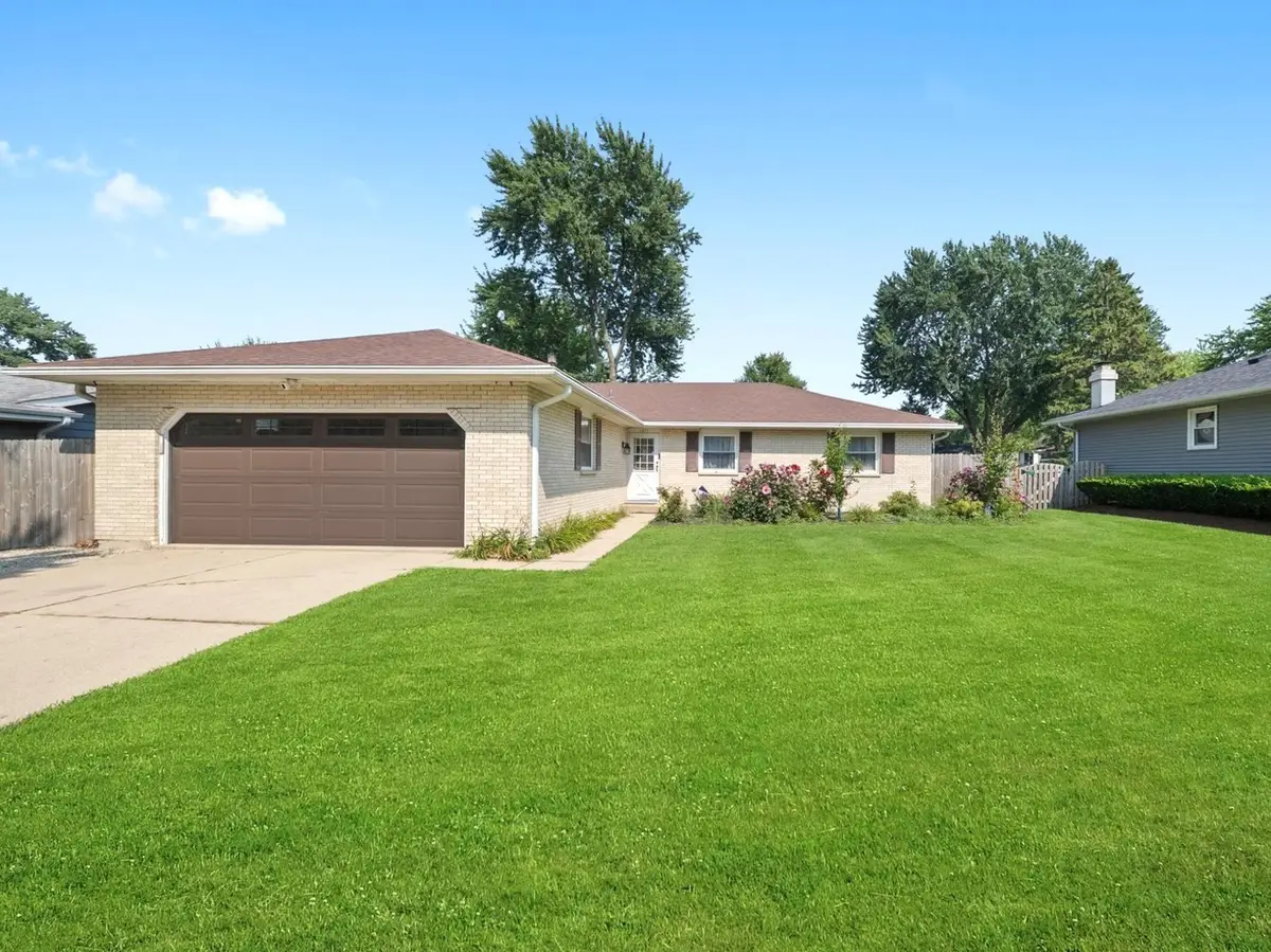 1071 Almond Drive, Aurora, IL 60506 - #1