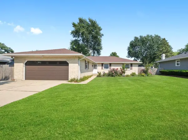 1071 Almond Drive, Aurora, IL 60506