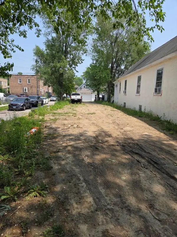 6561 N Seeley Avenue, Chicago, IL 60645 - Image #1