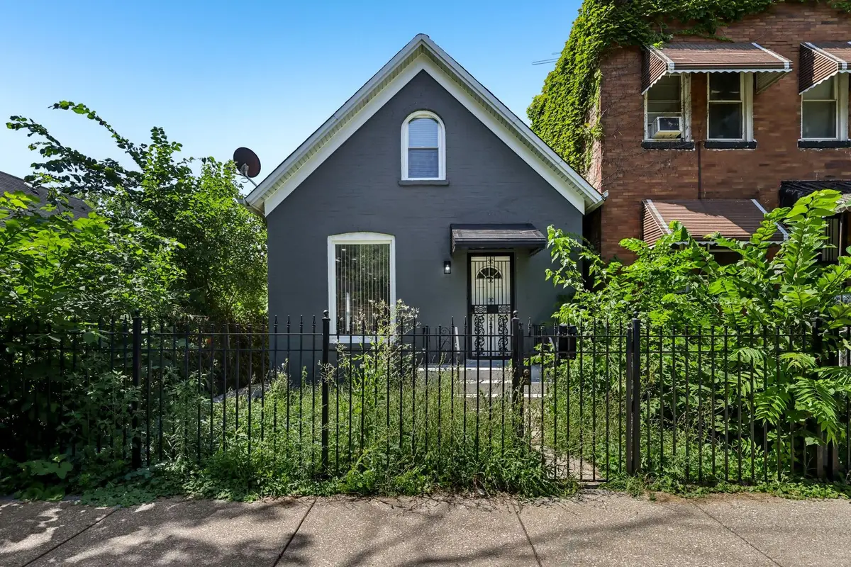 432 N Lawndale Avenue, Chicago, IL 60624 - Image #1