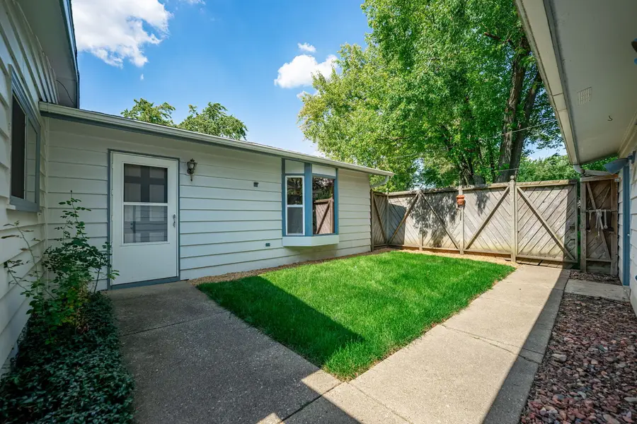 422 Tanglewood Drive, Streamwood, IL 60107 - Image #2