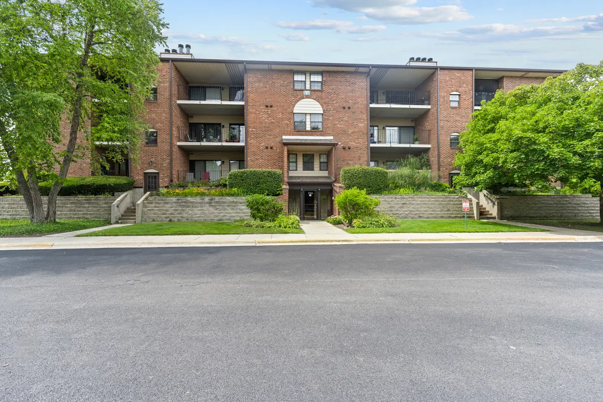 720 Weidner Road #302, Buffalo Grove, IL 60089 - Image #1