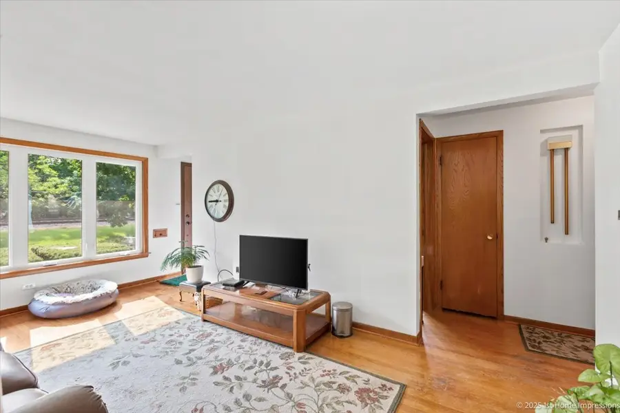 11214 S Sacramento Avenue, Chicago, IL 60655 - Image #3
