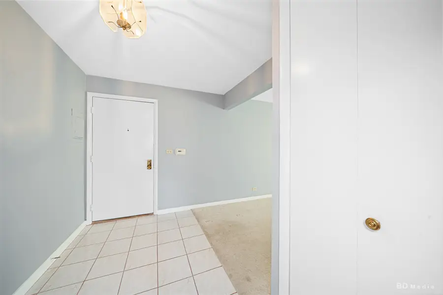 1477 S County Farm Road #2-3F, Wheaton, IL 60189 - Image #3