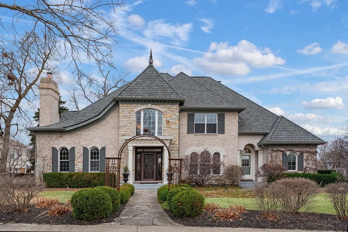734 Highview Avenue, Glen Ellyn, IL 60137 - Image #1