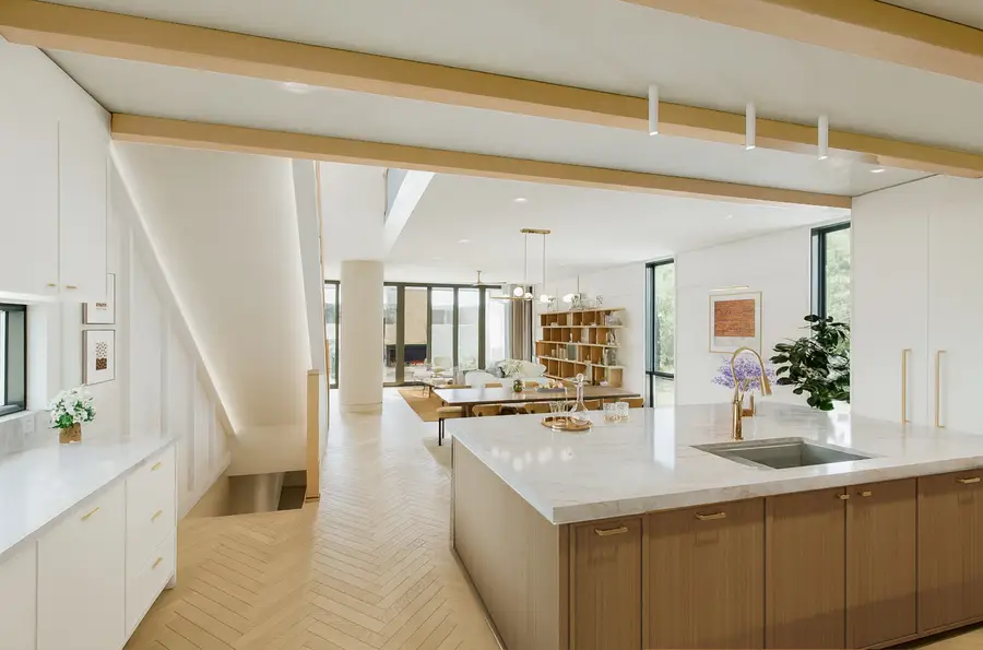 3754 N Claremont Avenue, Chicago, IL 60618 - Image #2