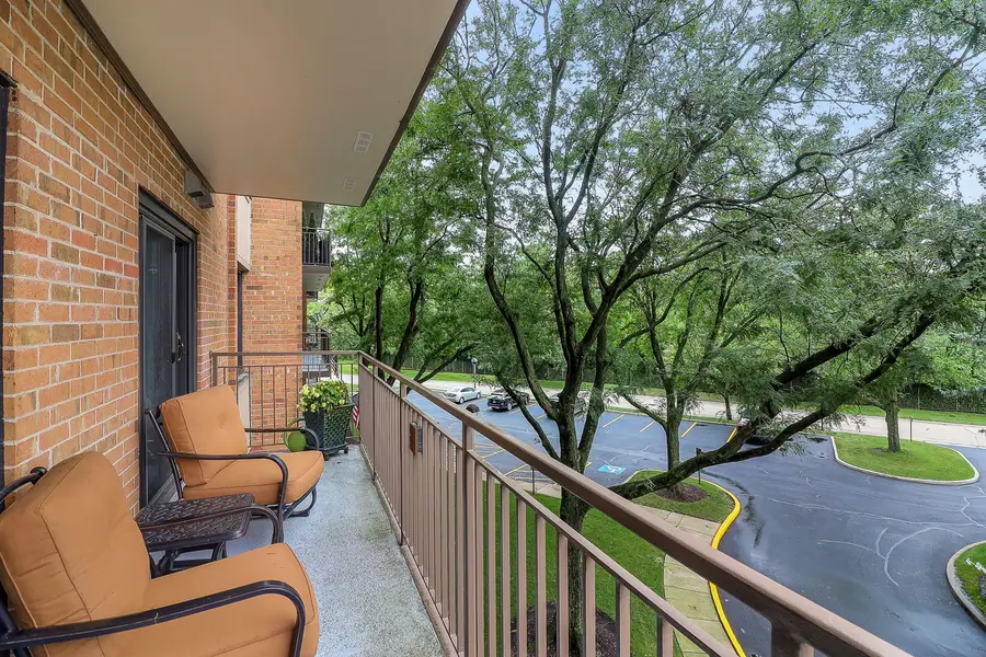 601 Lake Hinsdale Drive #307, Willowbrook, IL 60527 - Image #3