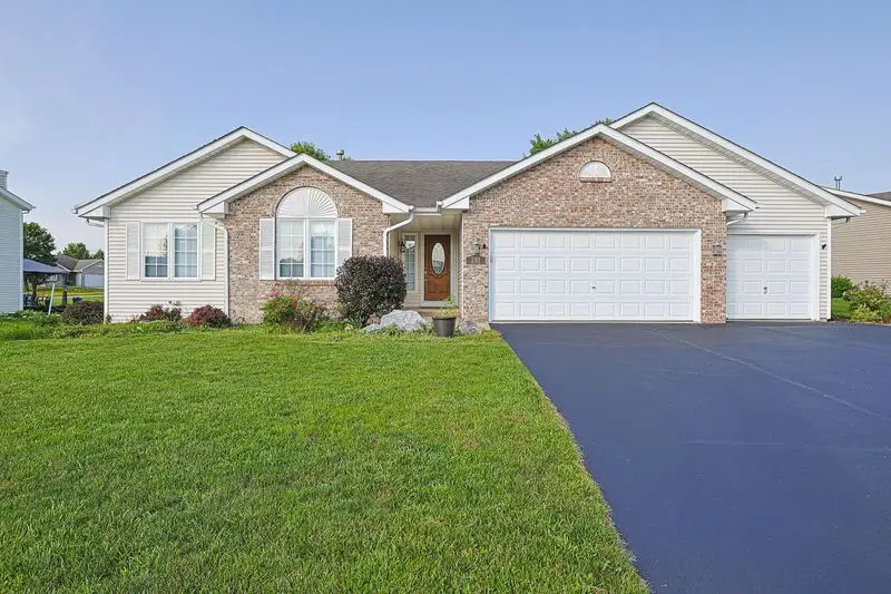 293 Oak Street, Poplar Grove, IL 61065 - Image #1