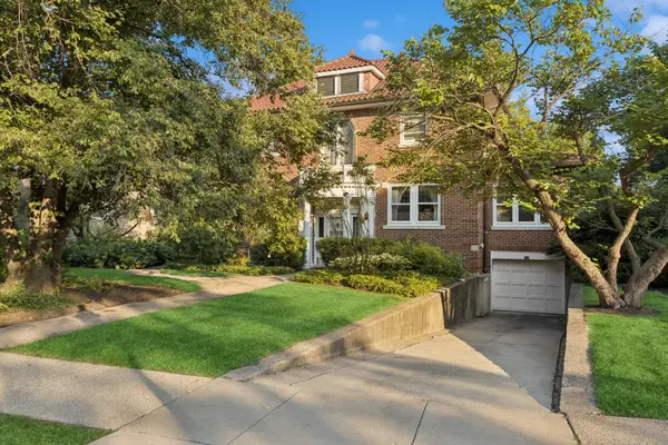 339 Eastgrove Road, Riverside, IL 60546