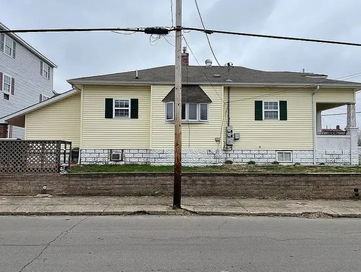 208 W College Street, Marion, IL 62959 - Image #2