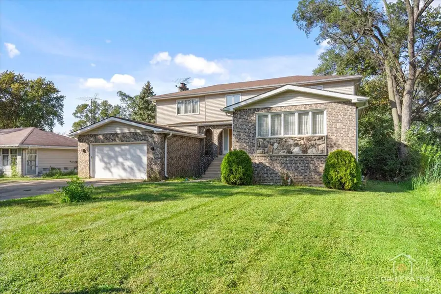 17W508 Hawthorne Avenue, Wood Dale, IL 60191 - Image #2