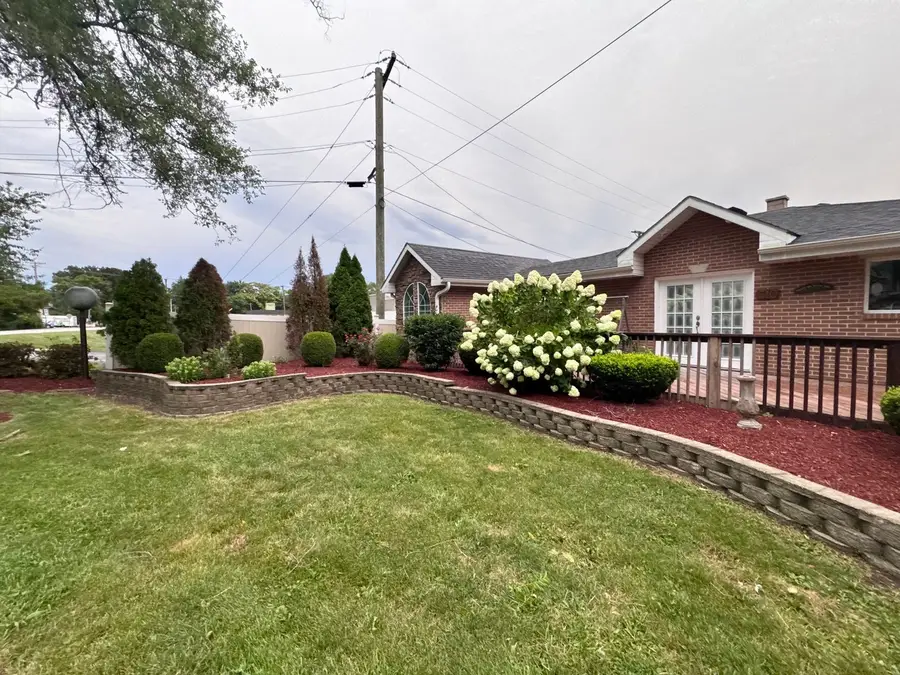 310 Mills Road, Joliet, IL 60433 - Image #3