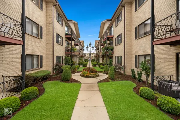 5151 N East River Road #331D, Chicago, IL 60656