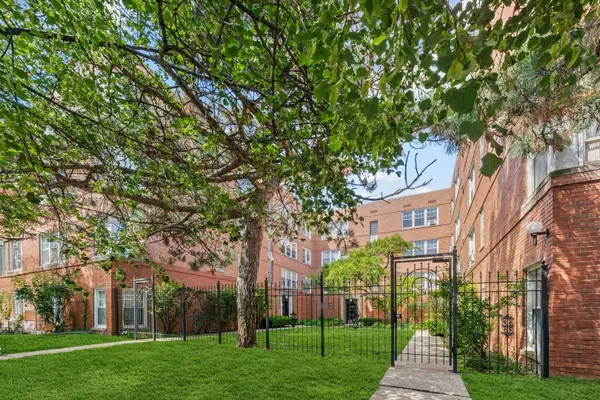 2434 W Farragut Street #3B, Chicago, IL 60625