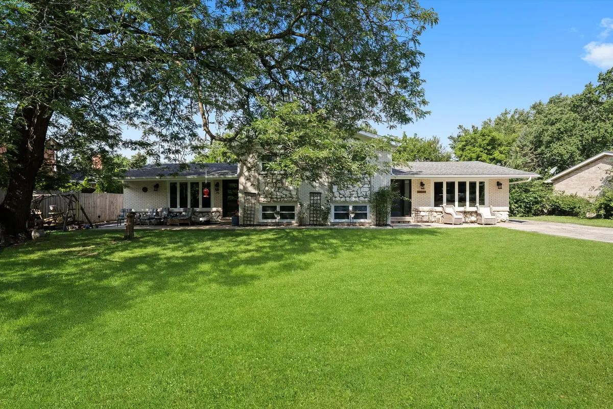 10630 S Green Valley Drive, Palos Hills, IL 60465 - Image #1