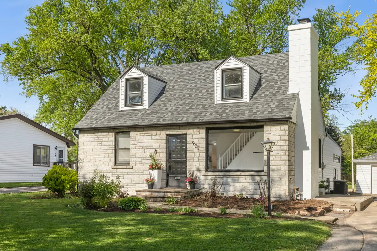 920 Hammerschmidt Avenue, Lombard, IL 60148 - #1