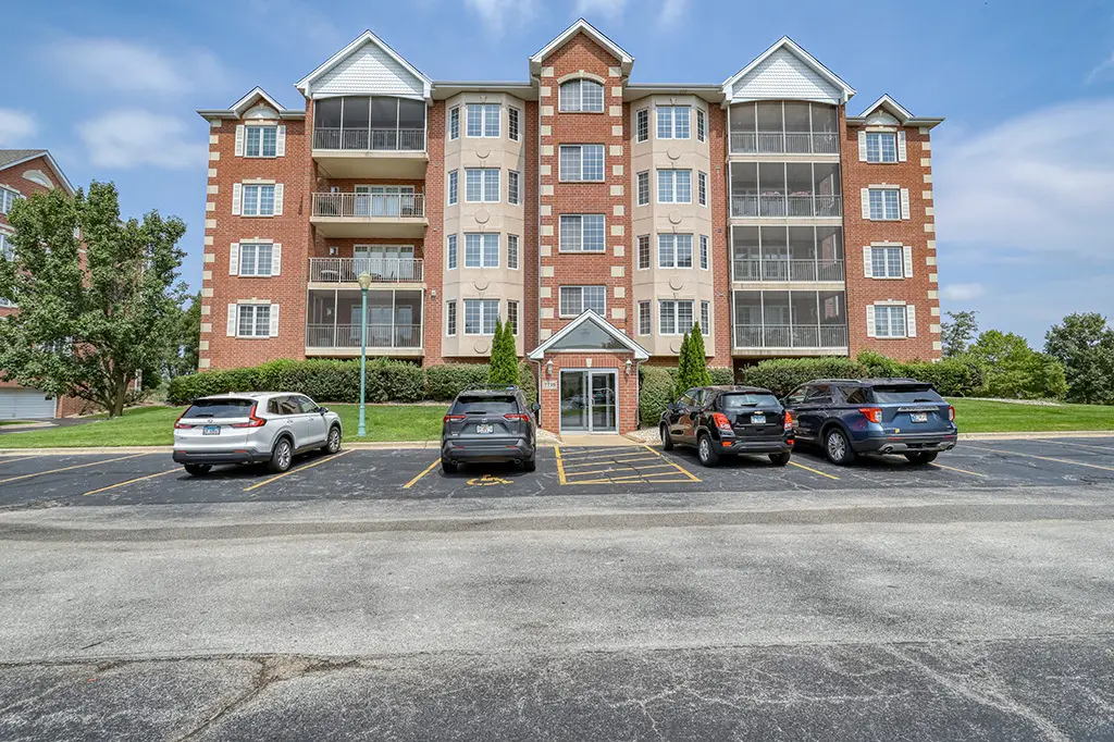 7716 Greenway Boulevard #1SW, Tinley Park, IL 60487 - Image #1