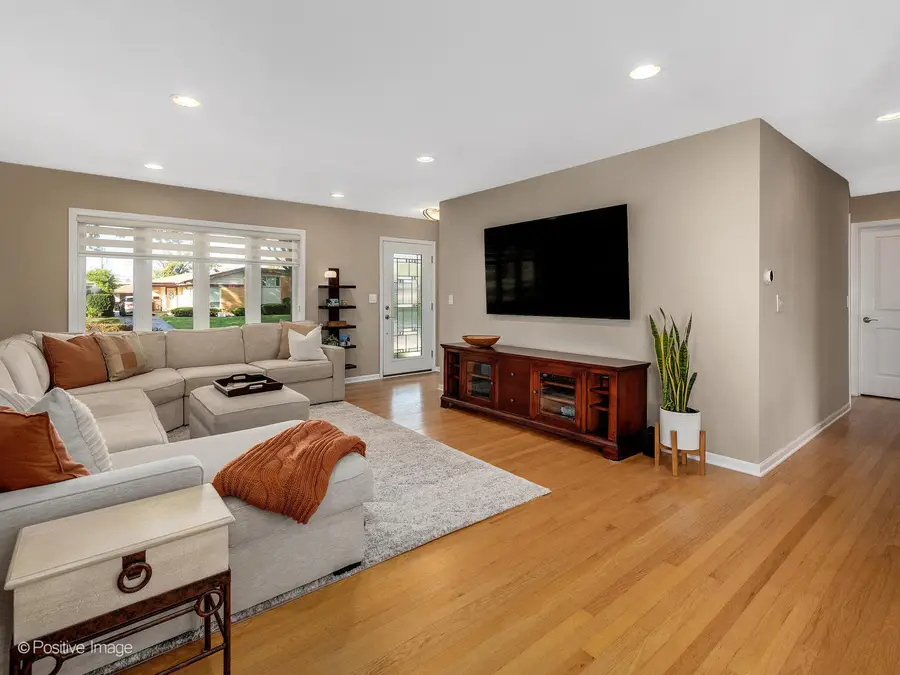 10913 Martindale Drive, Westchester, IL 60154 - Image #2