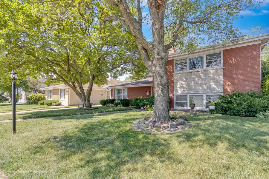 15354 Dobson Avenue, South Holland, IL 60473 - Image #2