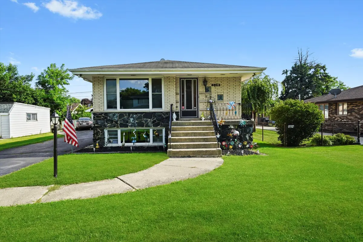 6913 97th Street, Chicago Ridge, IL 60415 - Image #1