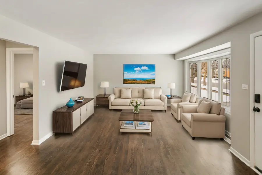 214 N Gay Court, Glenwood, IL 60425 - Image #2