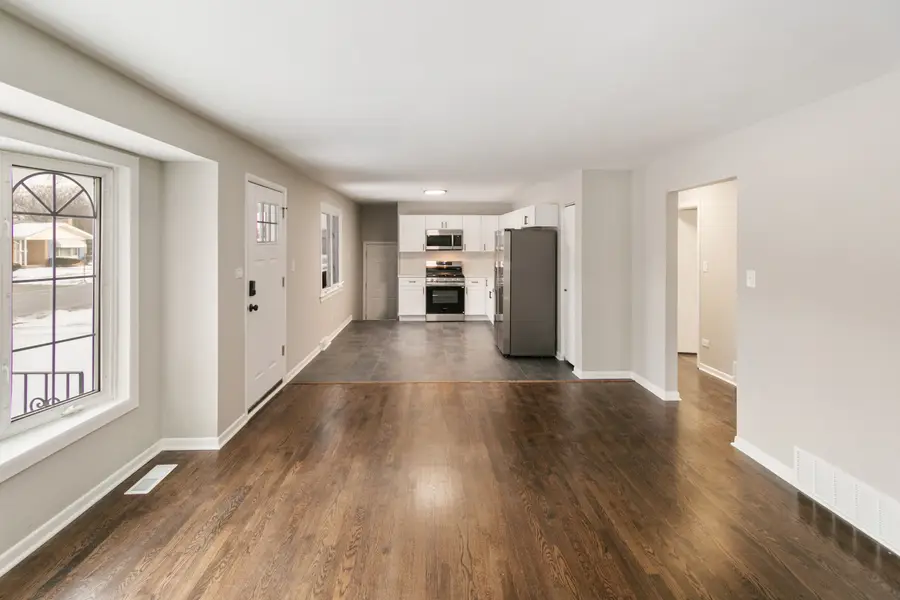 214 N Gay Court, Glenwood, IL 60425 - Image #3