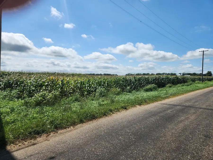 25689 Jersey Road, Tampico, IL 61283 - Image #2