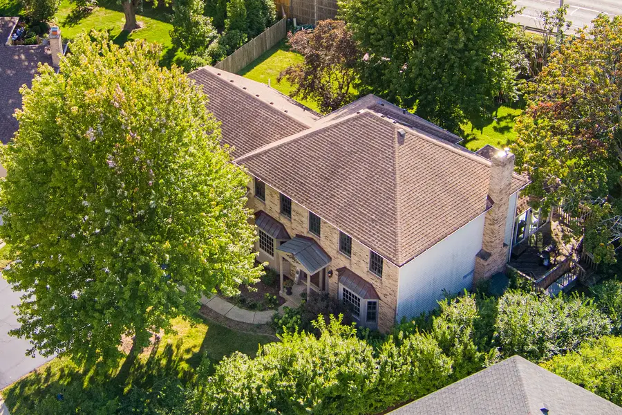 560 Renee Court, Geneva, IL 60134 - Image #2