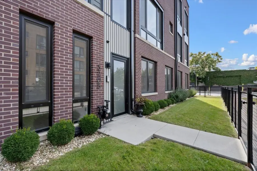 3205 N Kildare Avenue, Chicago, IL 60641 - Image #2