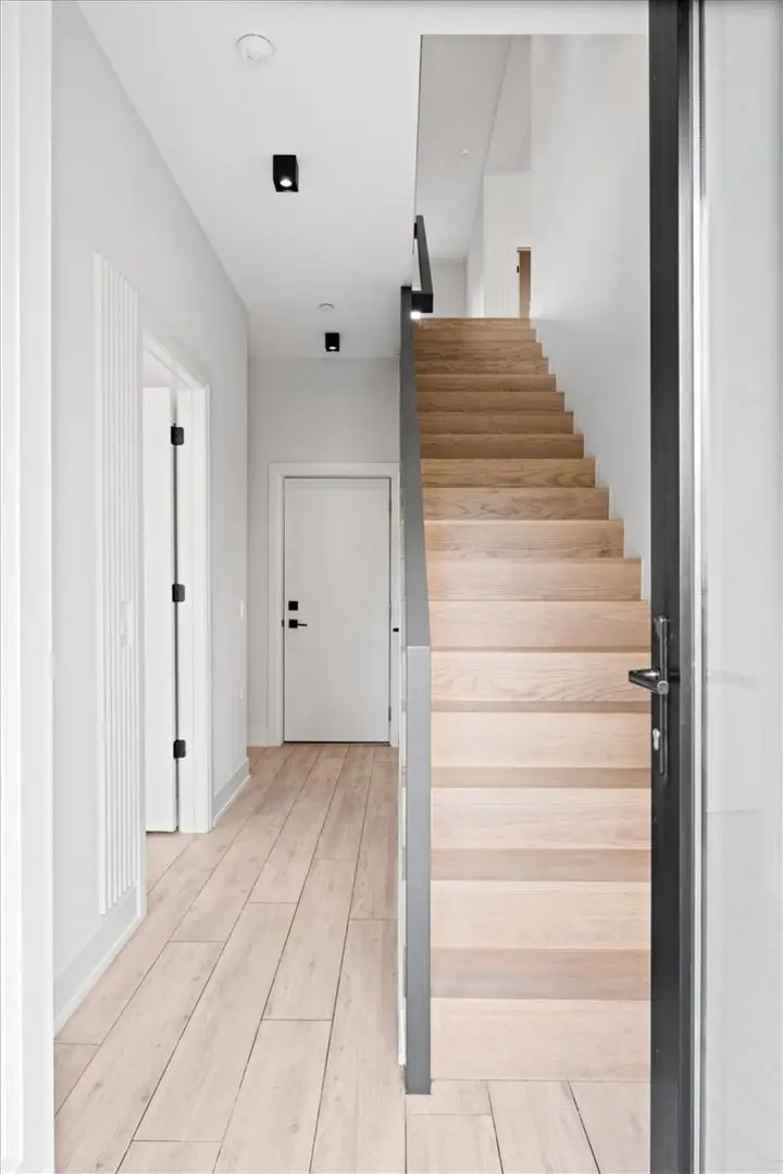 3205 N Kildare Avenue, Chicago, IL 60641 - Image #3