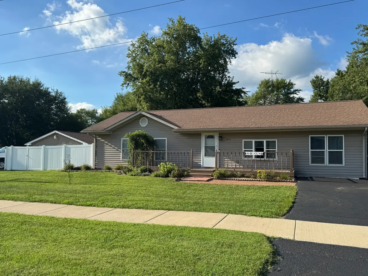 910 W Kennedy Road, Braidwood, IL 60408 - #1
