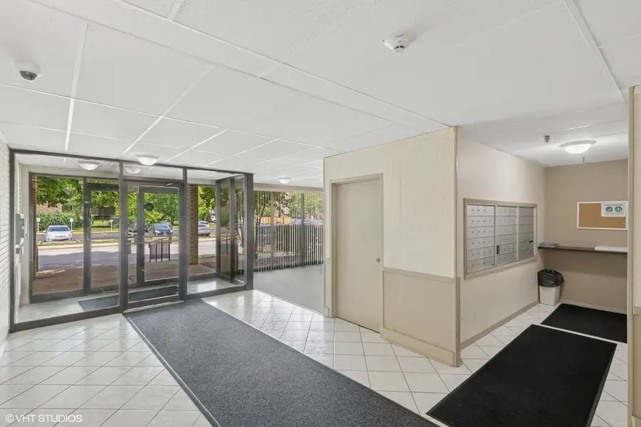 9701 N Dee Road #2I, Niles, IL 60714 - Image #3