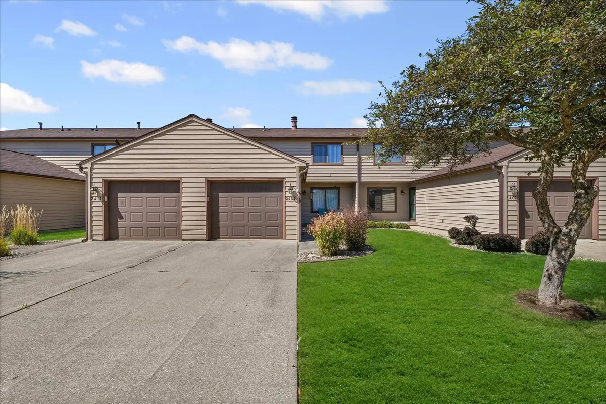 2409 Morrissey Park Drive #2409, Champaign, IL 61821 - Image #1