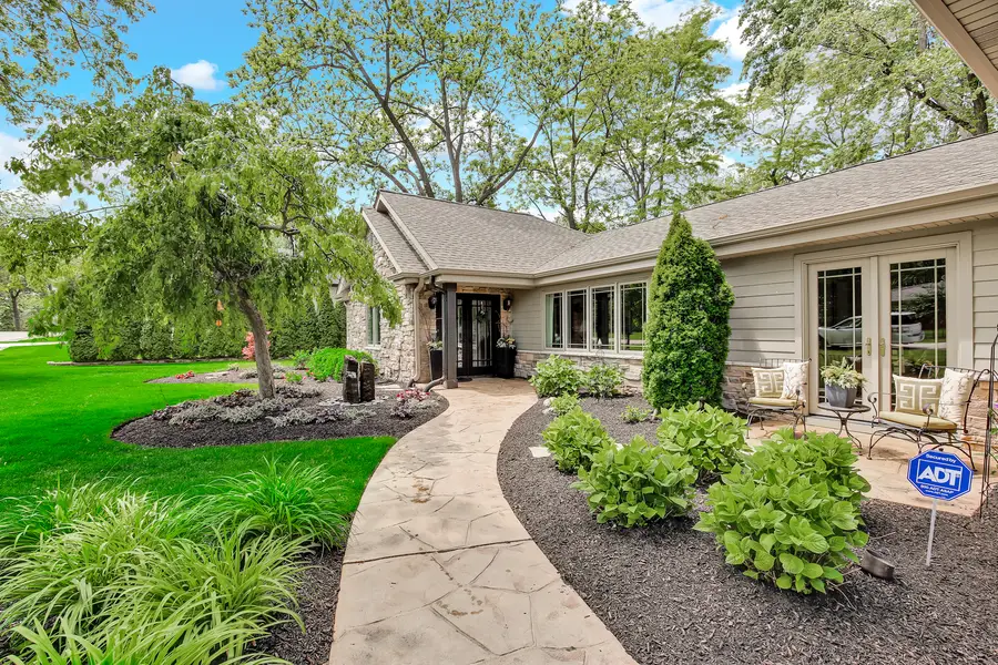 12332 S Richard Avenue, Palos Heights, IL 60463 - Image #2