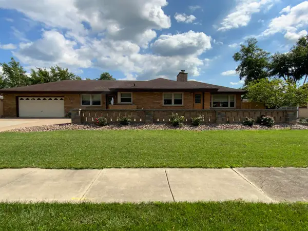 378 Oakwood Drive, Crete, IL 60417